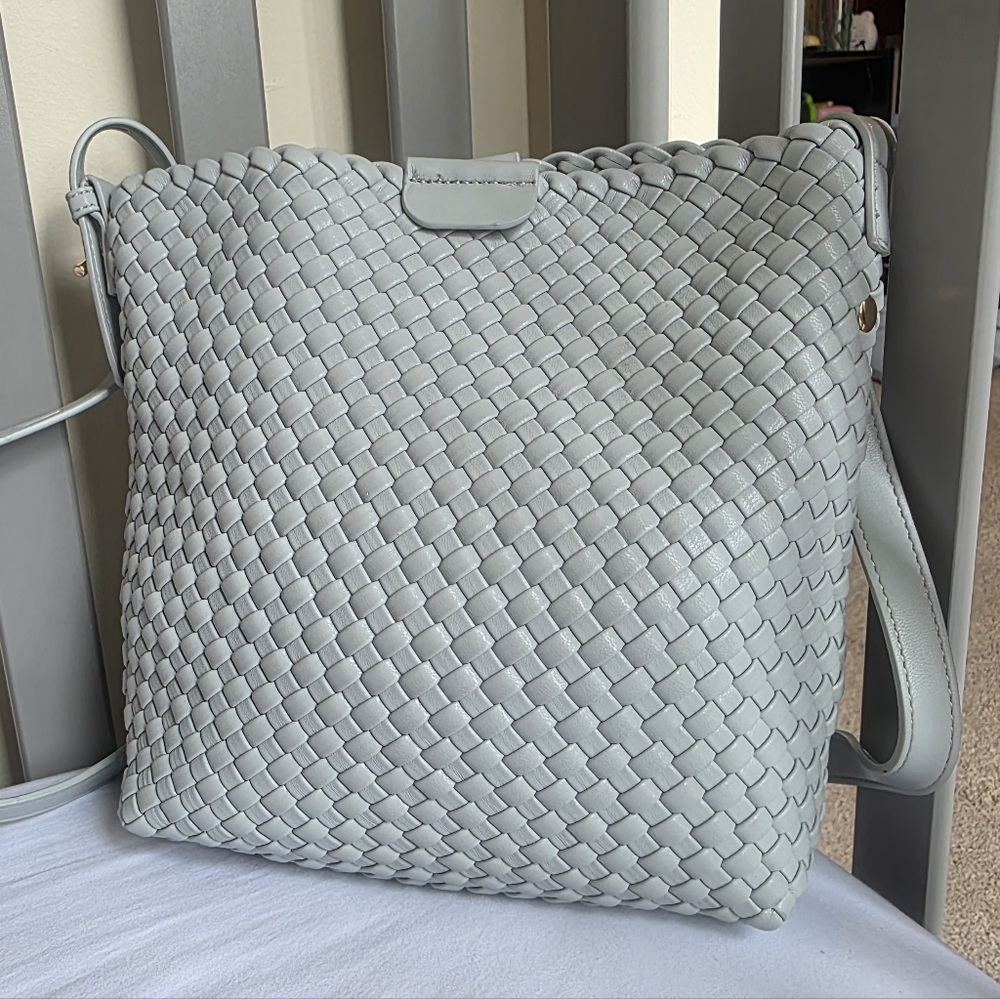 Woven Vegan Leather Crossbody Bag in Light Gray Unbranded EUC